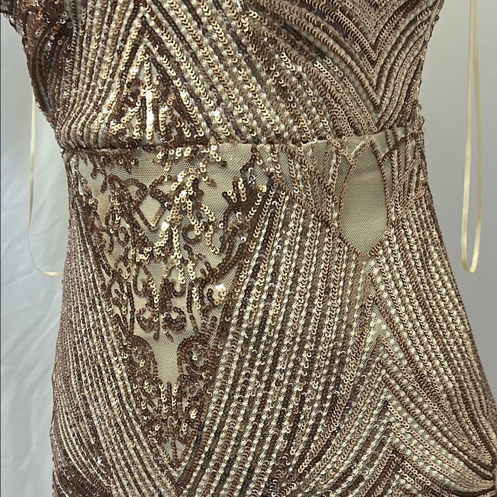 Elegant Sequin Evening Dress - Picture 3 of 7